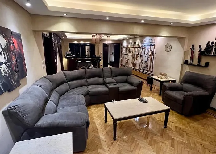 Luxurious Egyptian Vibes Suite With Hot Tub, Gym, Office