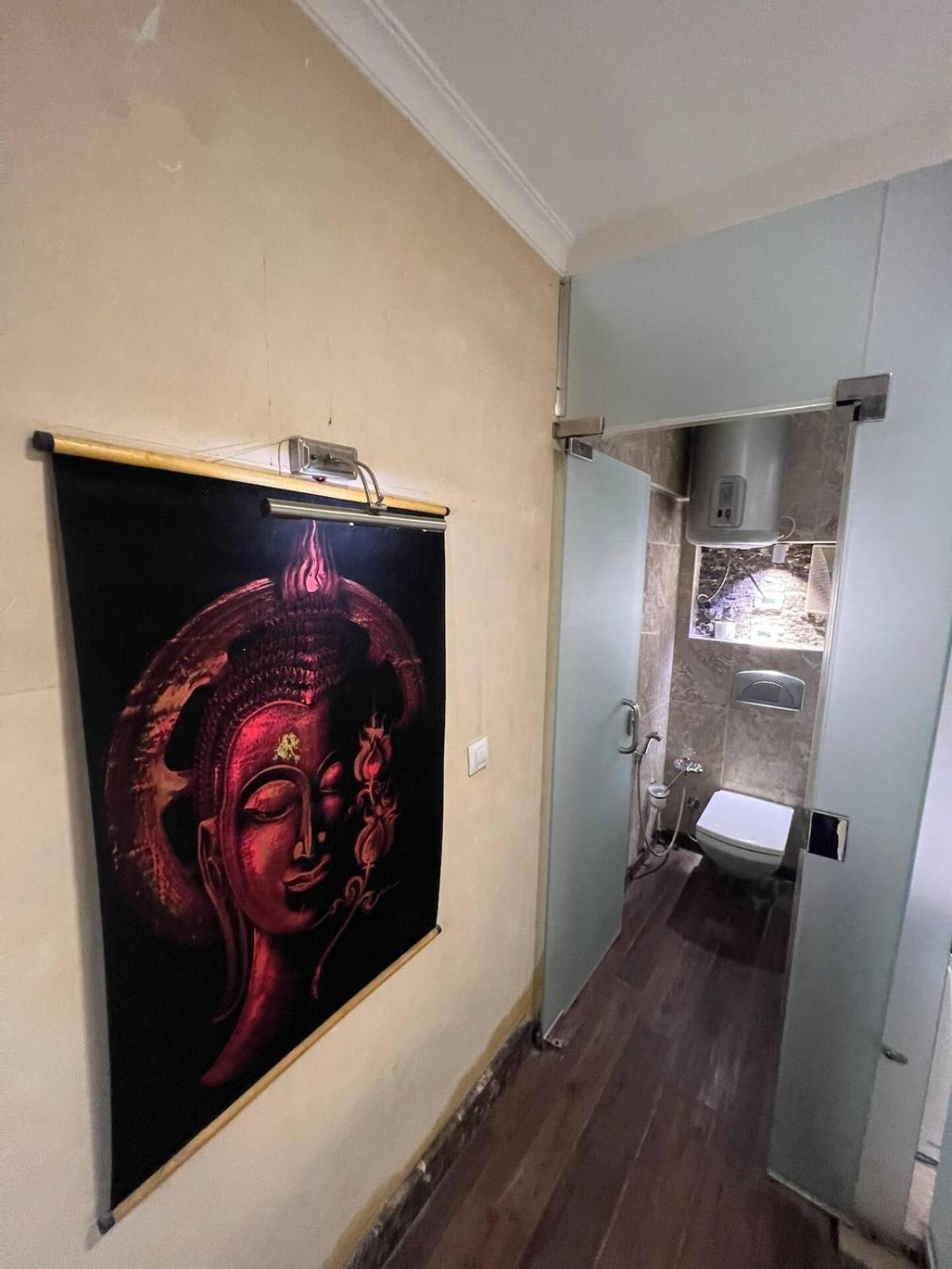 Luxurious Egyptian Vibes With Hot Tub, Gym, Office