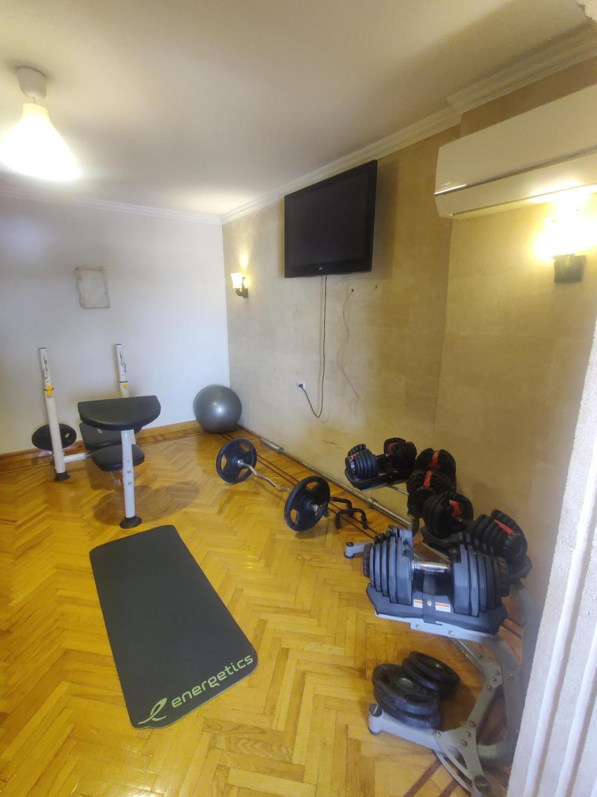 Apartment Luxurious Egyptian Vibes With Hot Tub, Gym, Office