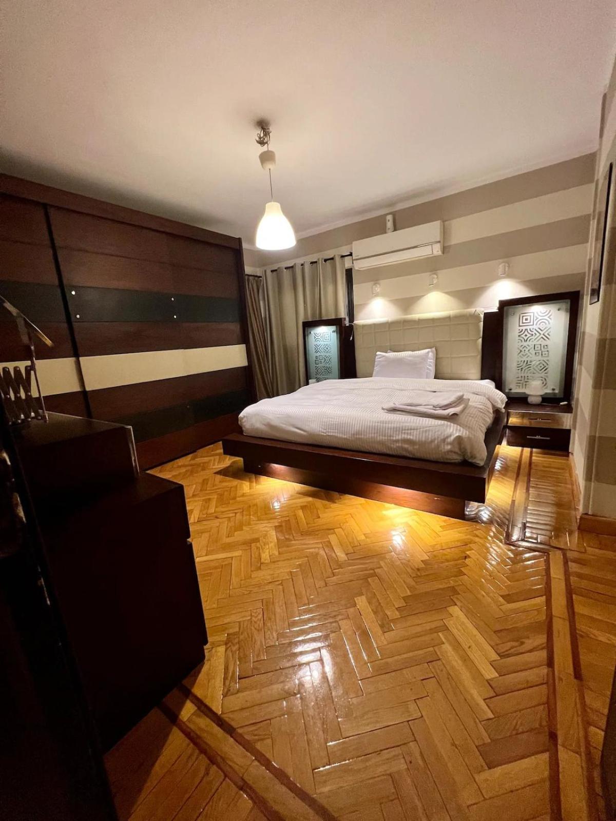 Luxurious Egyptian Vibes With Hot Tub, Gym, Office *