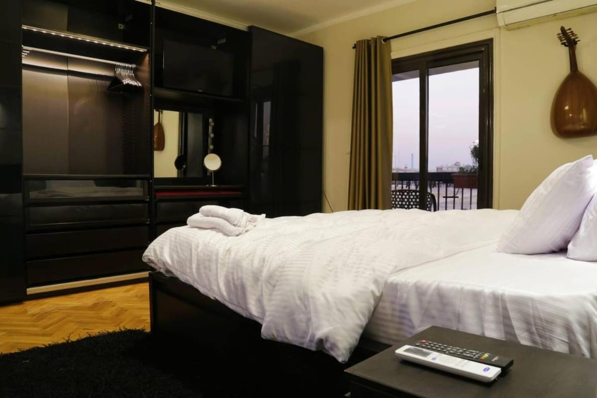 Luxurious Egyptian Vibes With Hot Tub, Gym, Office Apartment Cairo