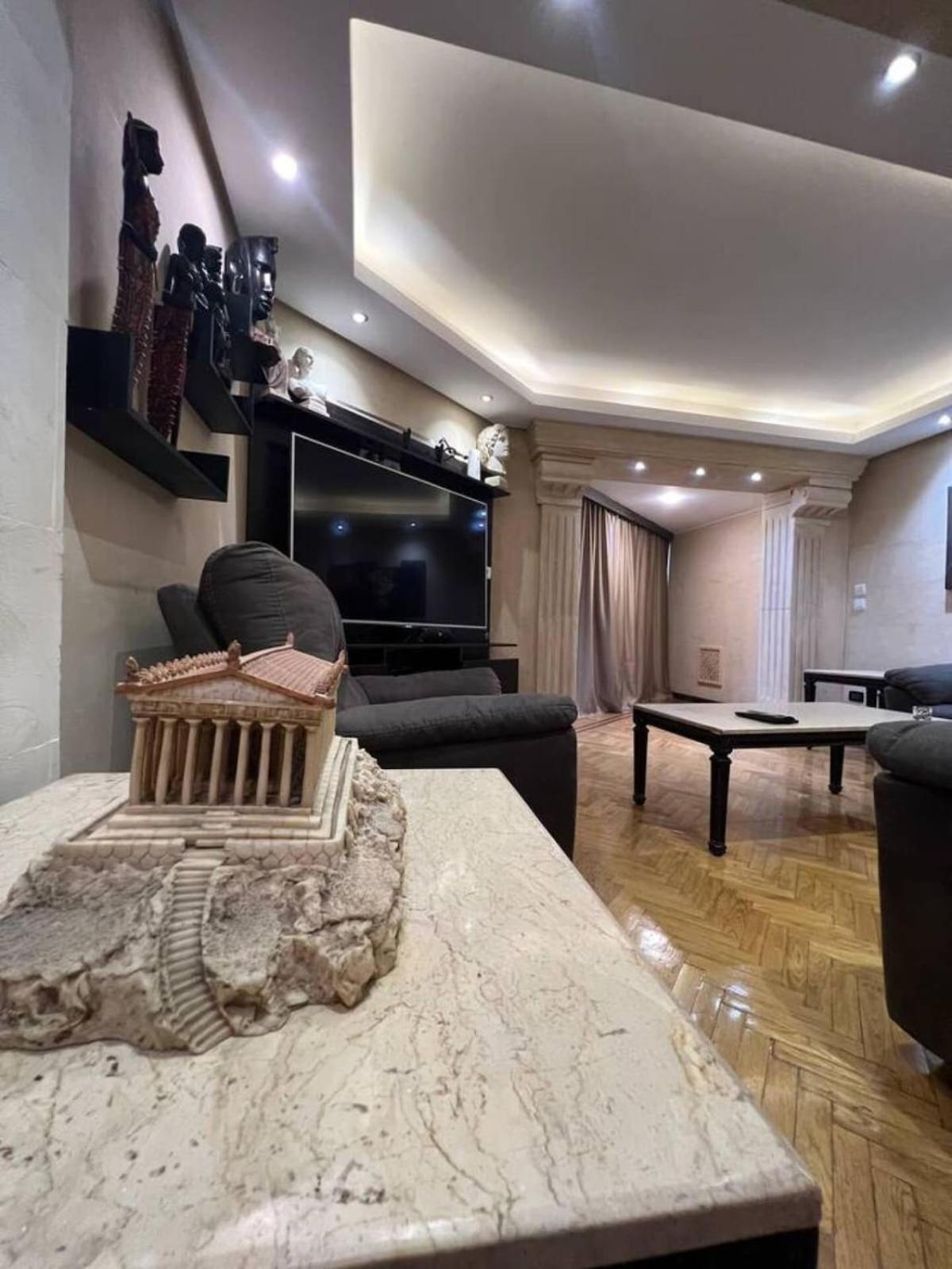 Luxurious Egyptian Vibes With Hot Tub, Gym, Office * Cairo