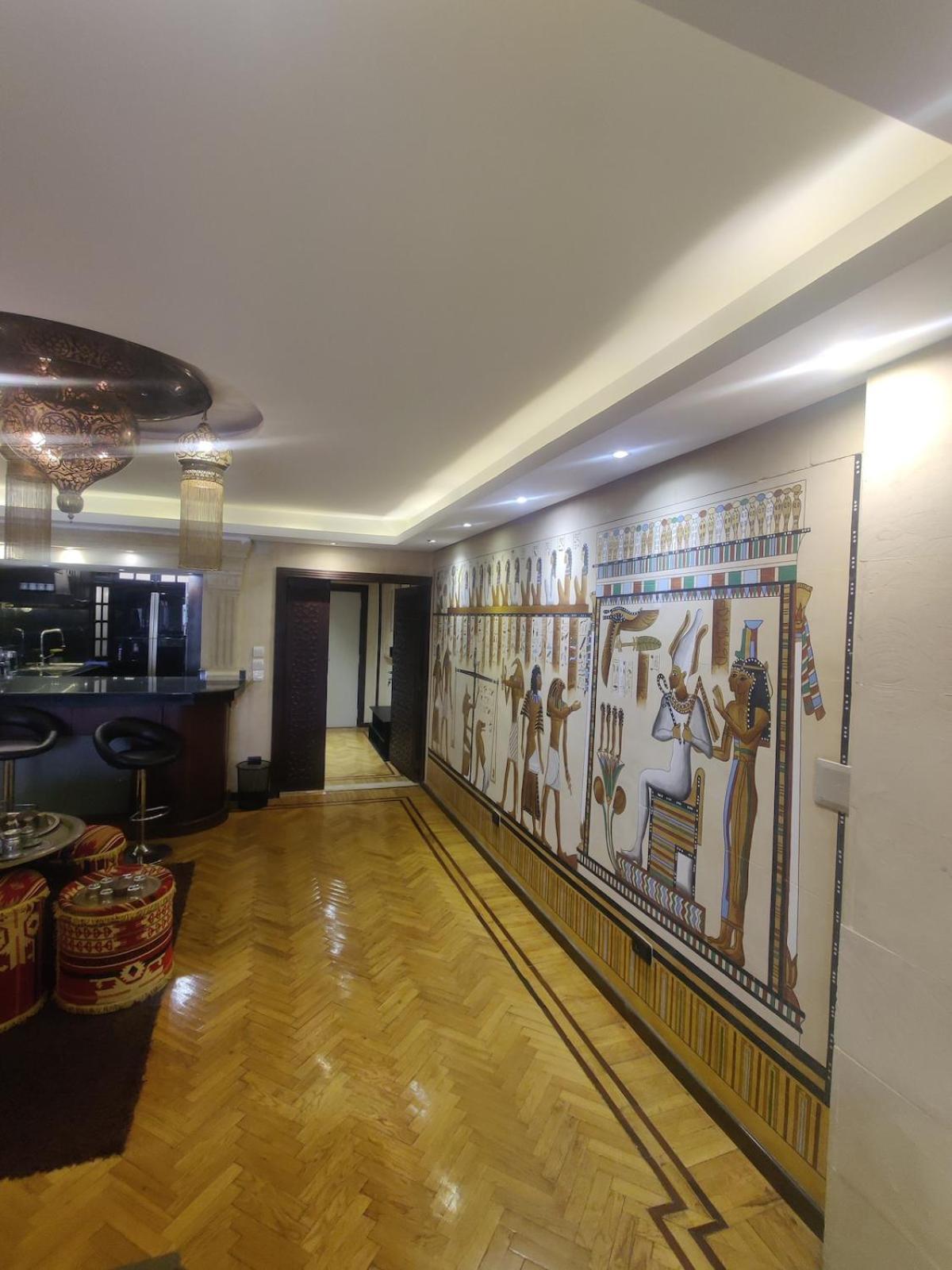 Luxurious Egyptian Vibes With Hot Tub, Gym, Office Apartment Cairo
