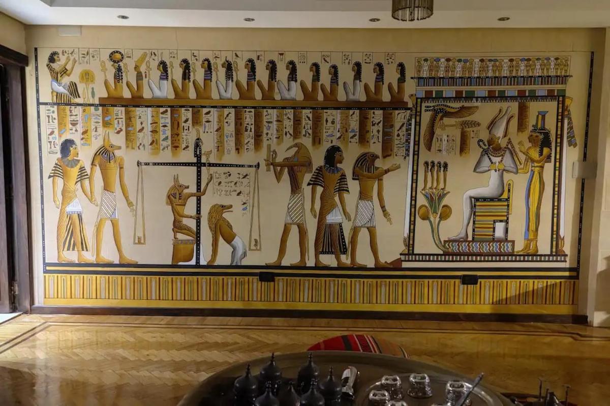 Luxurious Egyptian Vibes With Hot Tub, Gym, Office *