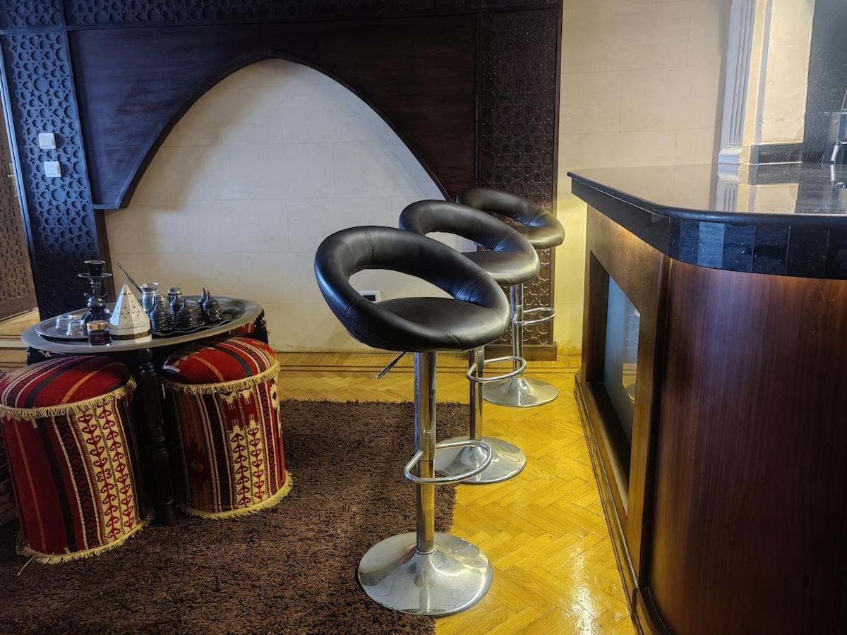 Luxurious Egyptian Vibes With Hot Tub, Gym, Office