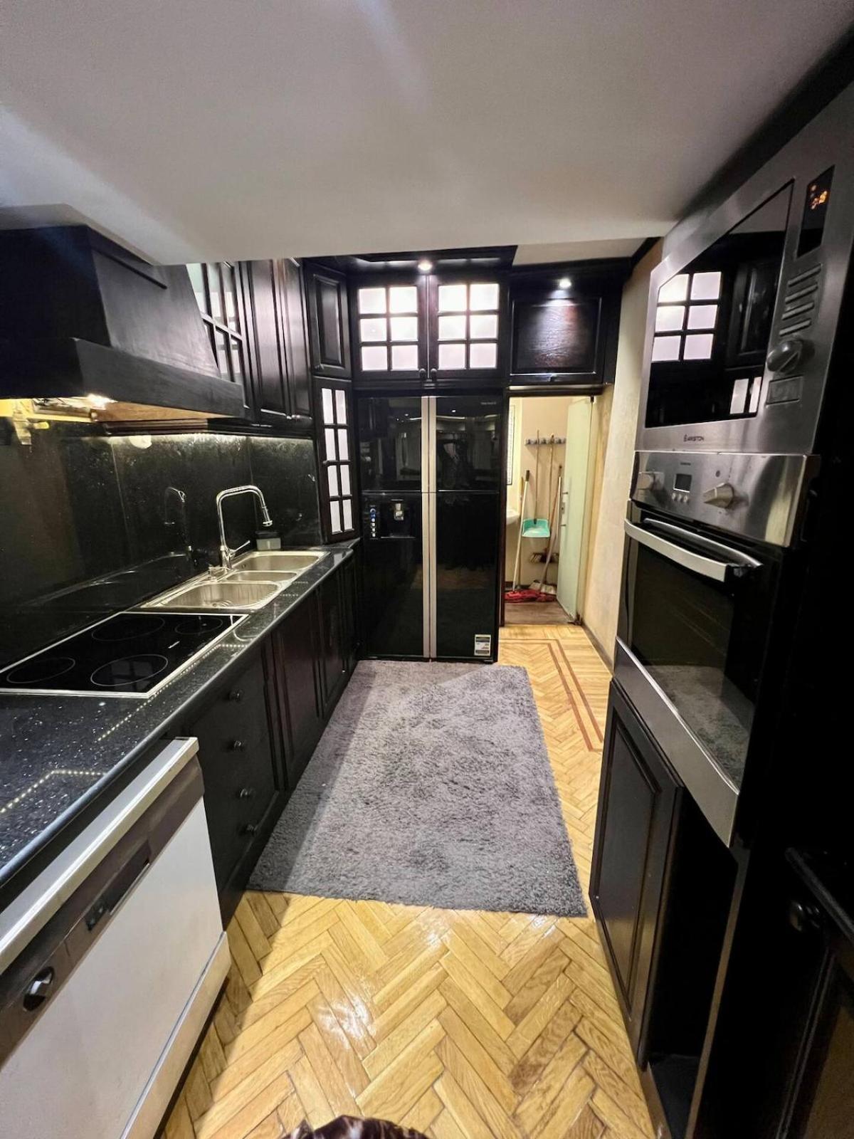 Luxurious Egyptian Vibes With Hot Tub, Gym, Office *